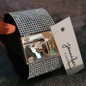 Rhinestone-covered turnlock bracelet